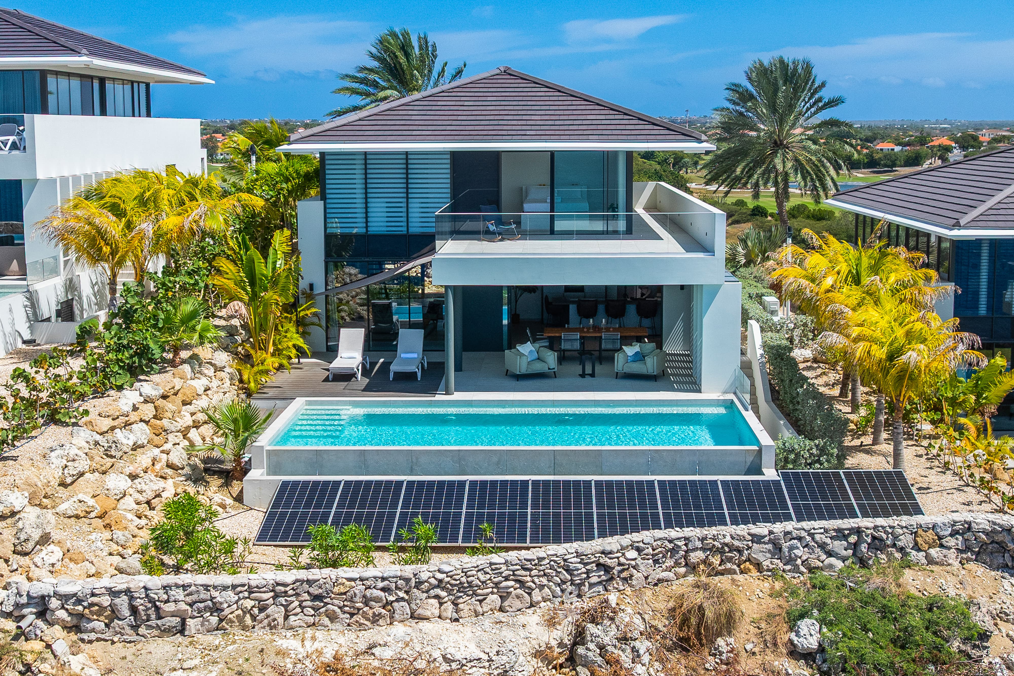 Holland House - Blue Bay - on a cliff with a phenomenal sea view
